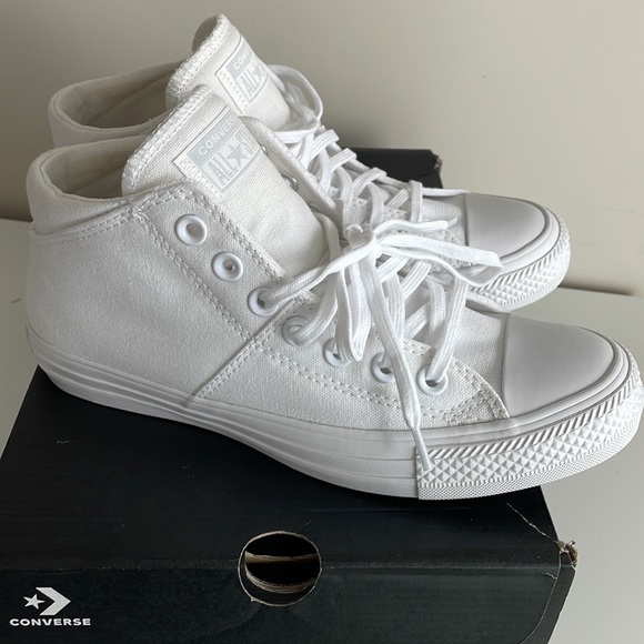 sold *** do not buy Converse Madison mid size 7.5 - Picture 3 of 4